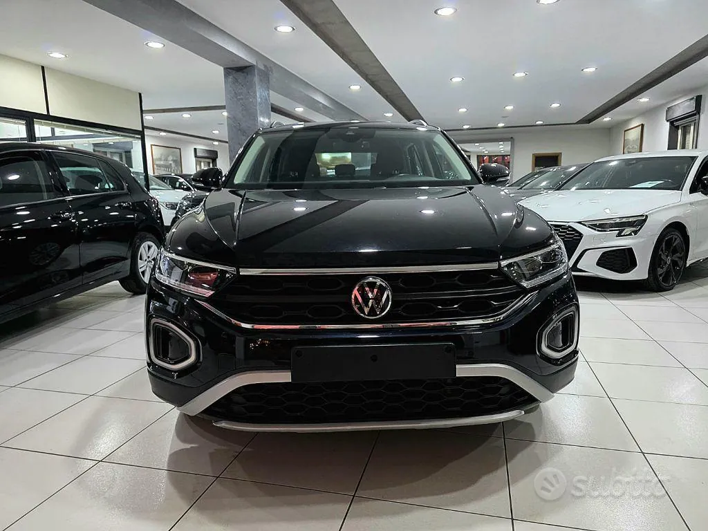 Volkswagen T-Roc 2023 photo 2