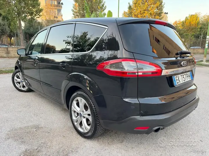 Ford S-Max 2011 photo 2
