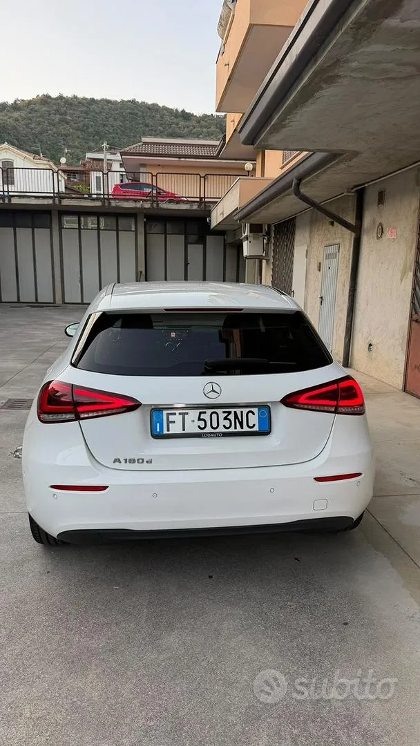 Mercedes-Benz A-Class 2018 photo 3