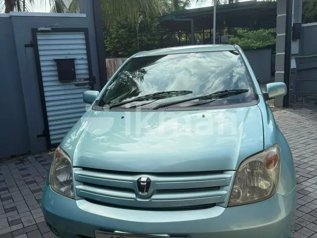 Toyota Ist 2003 photo 2