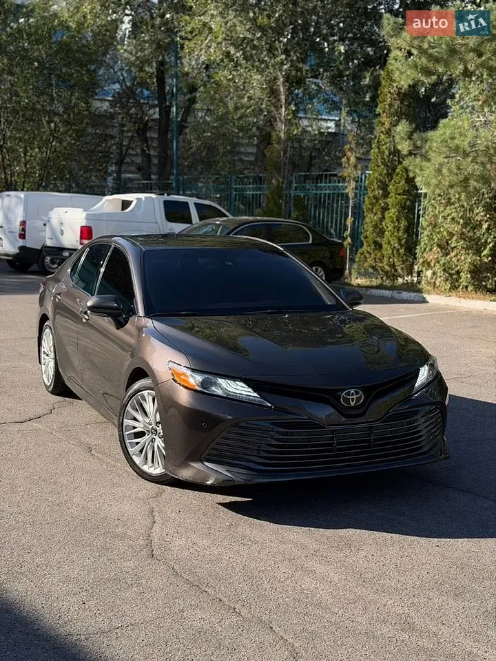 Toyota Camry 2017 photo 2