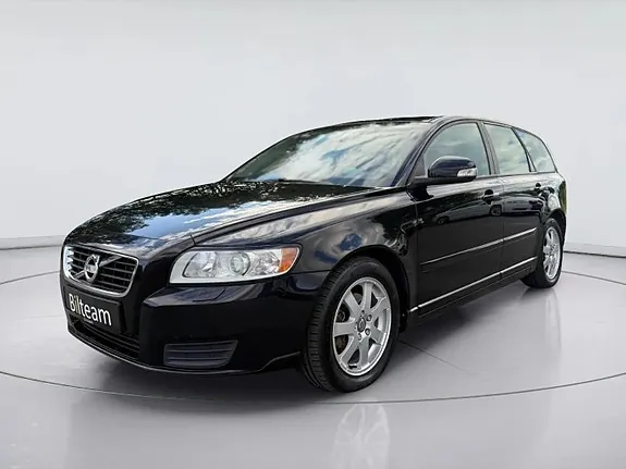 Volvo V50 2011 photo 2