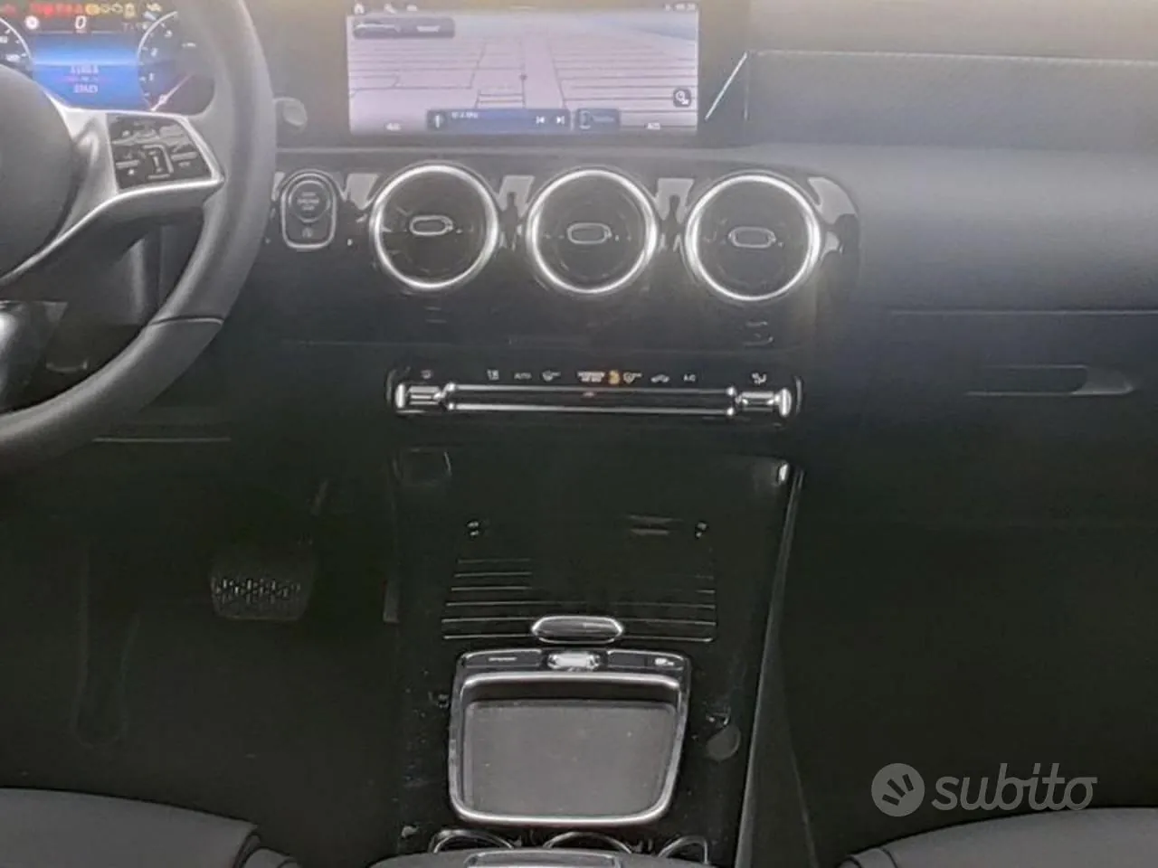 Mercedes-Benz A 180 2025 photo 5