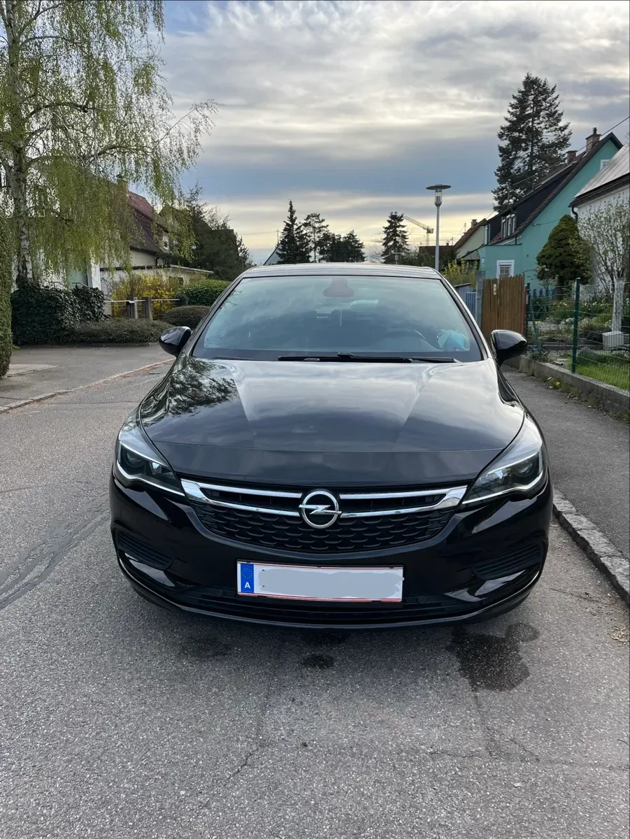 Opel Astra 2019 photo 2
