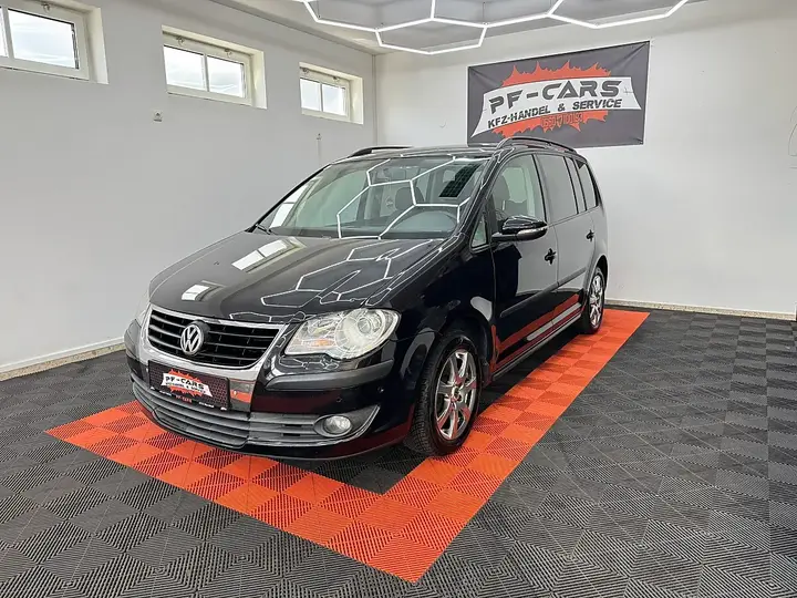 Volkswagen Touran 2010 photo 3