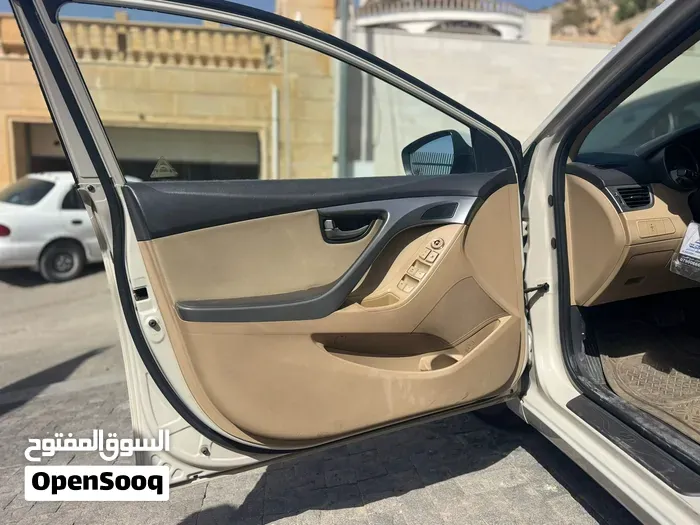 Hyundai Elantra 2012 photo 4