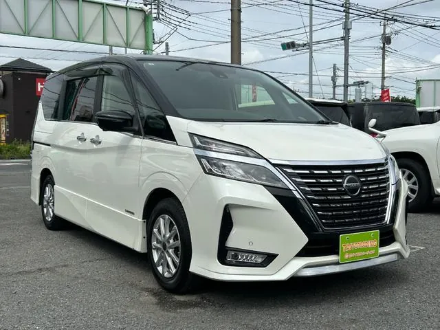Nissan Serenade