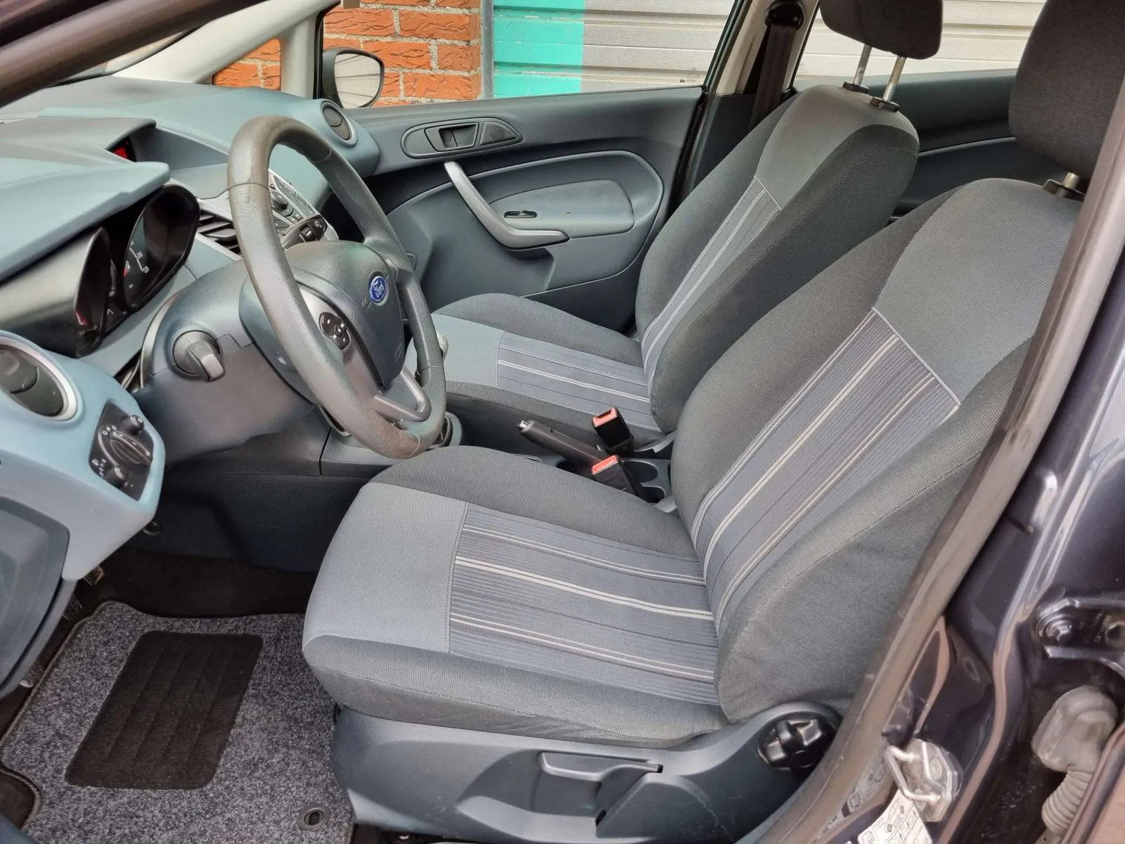 Ford Fiesta 2010 photo 5