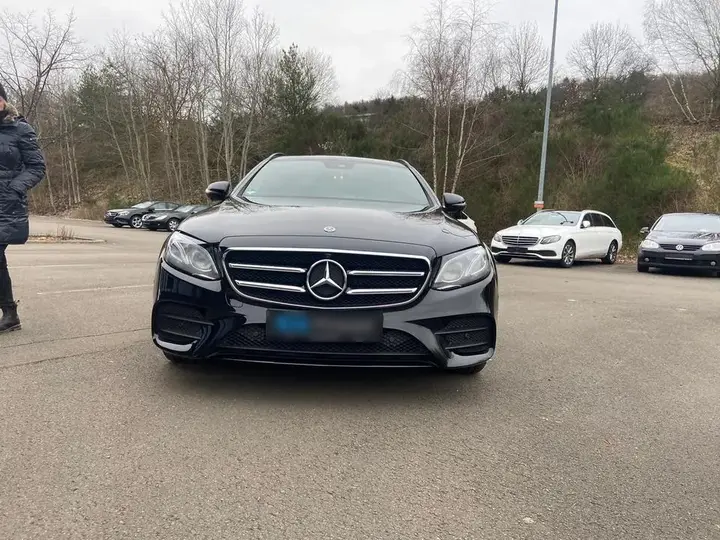 Mercedes-Benz E 300