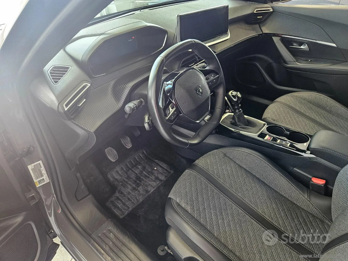 Peugeot 2008 2023 photo 5