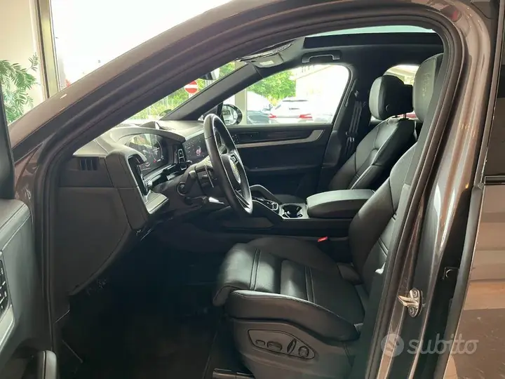 Porsche Cayenne 2024 photo 3