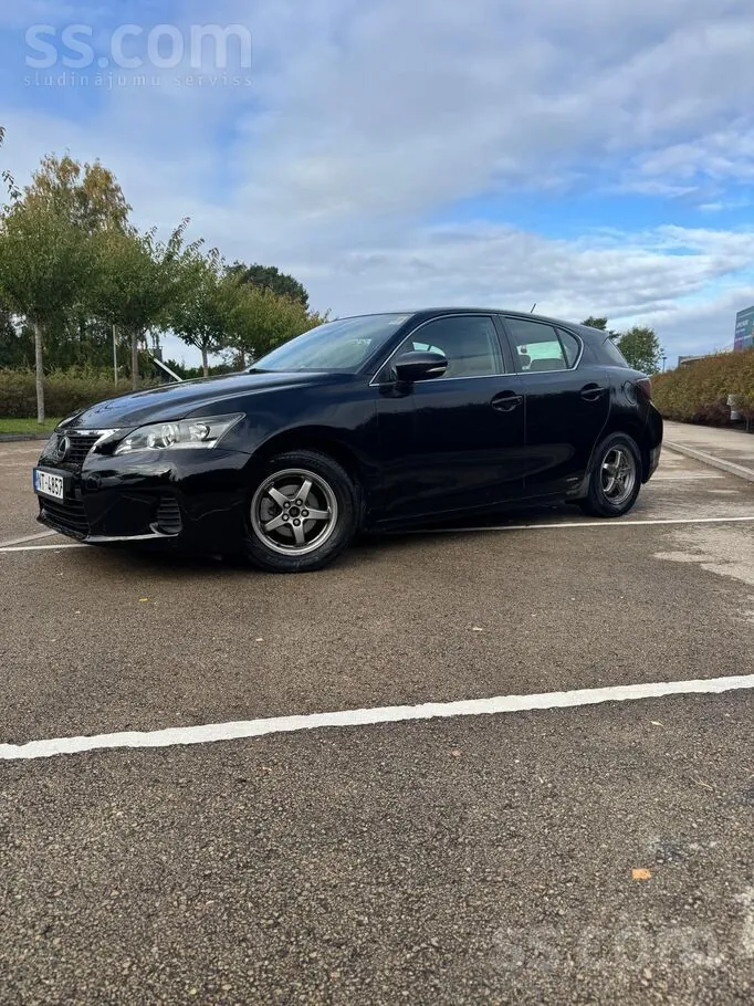 Lexus Ct 2012 photo 2