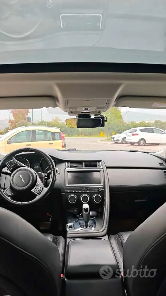 Jaguar E-Pace 2021 photo 5