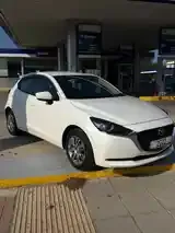 Mazda 2 2022 photo 3
