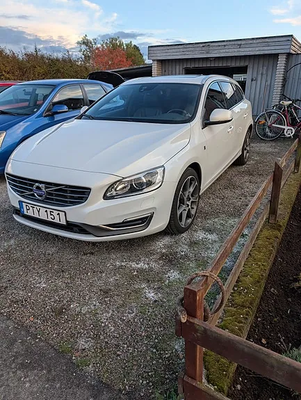 Volvo V60 2015 photo 2
