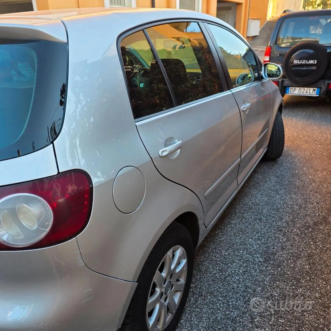 Volkswagen Golf 2005 photo 2