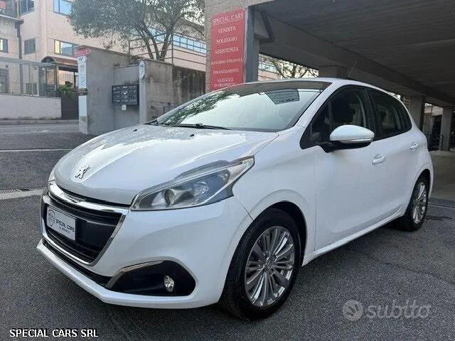 Peugeot 208 2015 photo 3