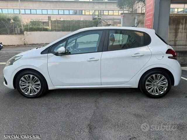 Peugeot 208 2015 photo 5