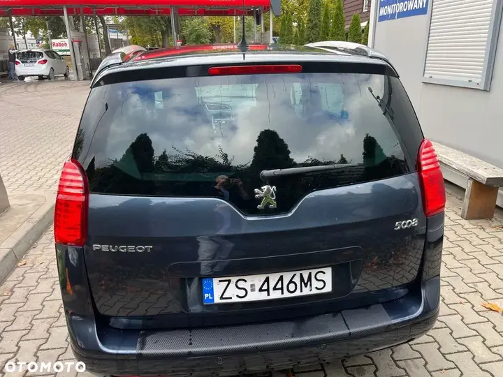 Peugeot 5008 2011 photo 3