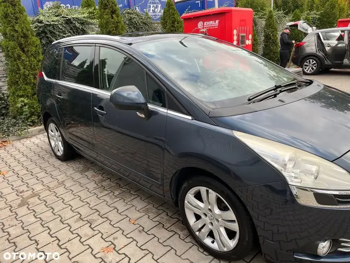 Peugeot 5008 2011 photo 4