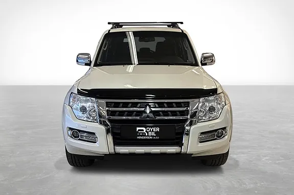 Mitsubishi Pajero 2015 photo 2