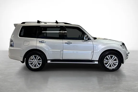 Mitsubishi Pajero 2015 photo 5
