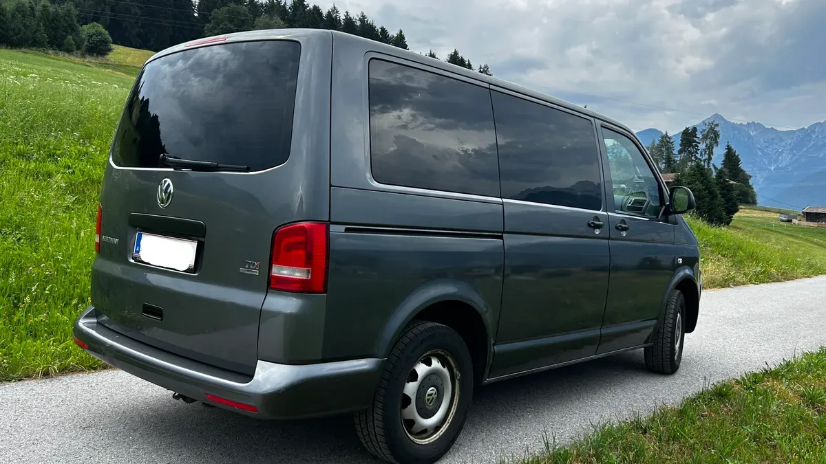 Volkswagen T5 2012 photo 3