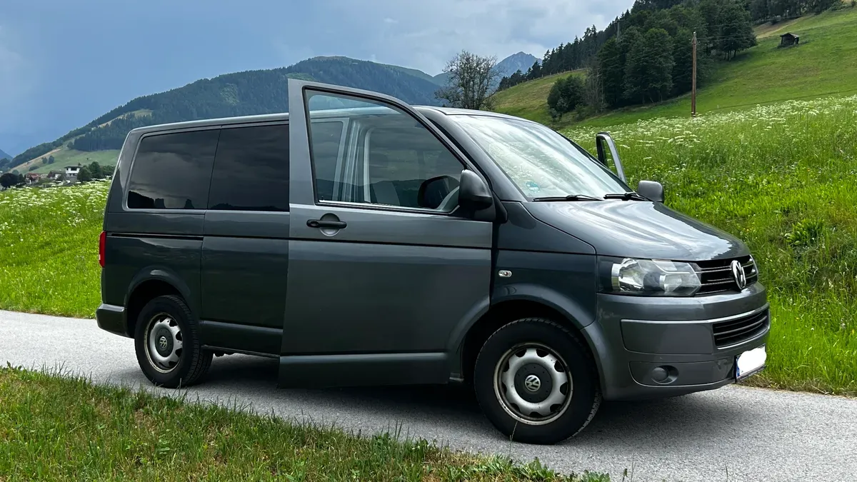 Volkswagen T5 2012 photo 2