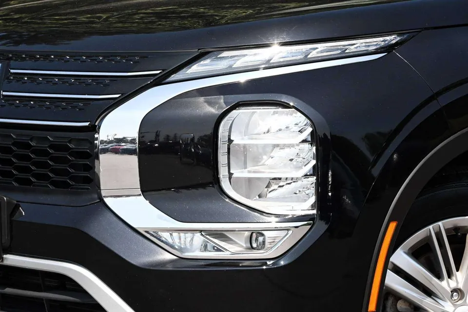 Mitsubishi Outlander 2024 photo 2