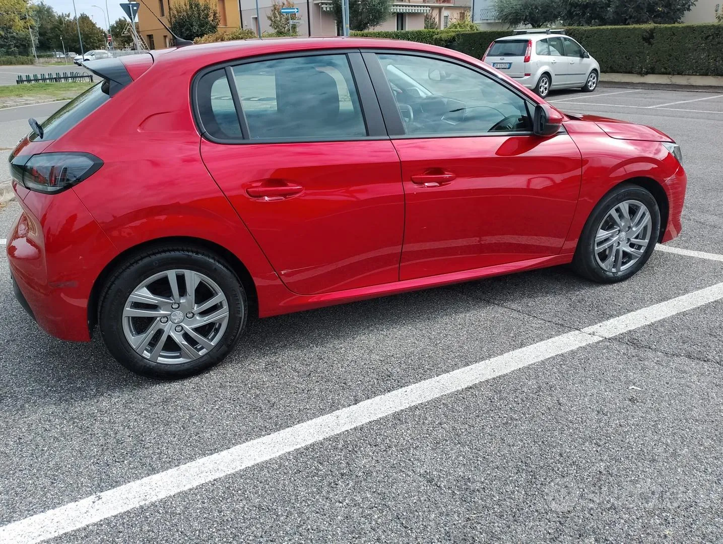 Peugeot 208 2020 photo 3