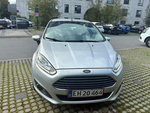 Ford Fiesta 2014 photo 2