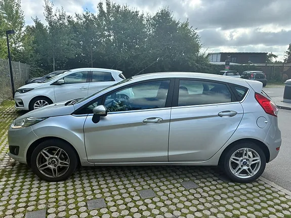 Ford Fiesta 2014 photo 4