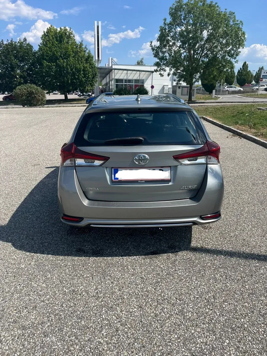 Toyota Auris 2016 photo 2
