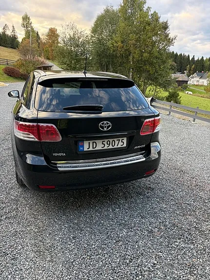 Toyota Avensis 2011 photo 5
