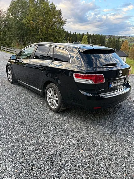Toyota Avensis 2011 photo 3