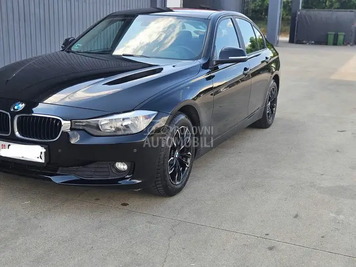 BMW 318 2012 photo 4