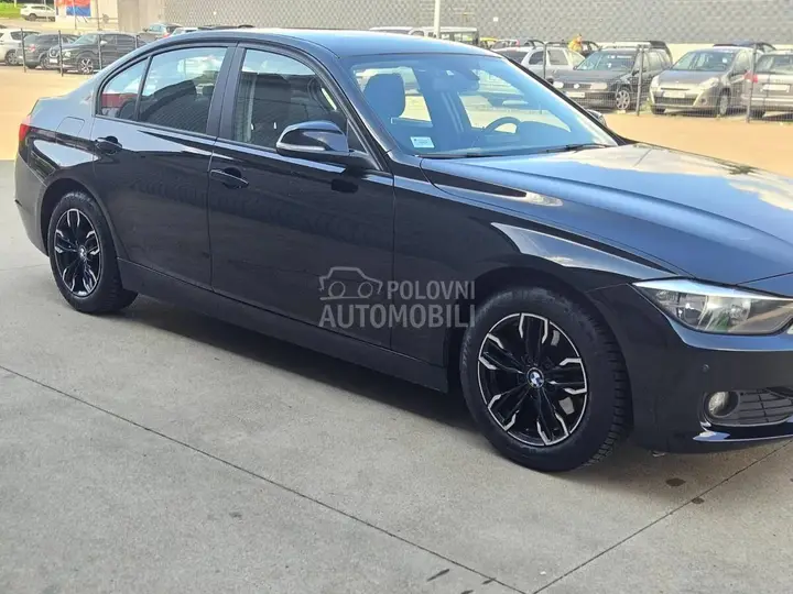 BMW 318 2012 photo 3