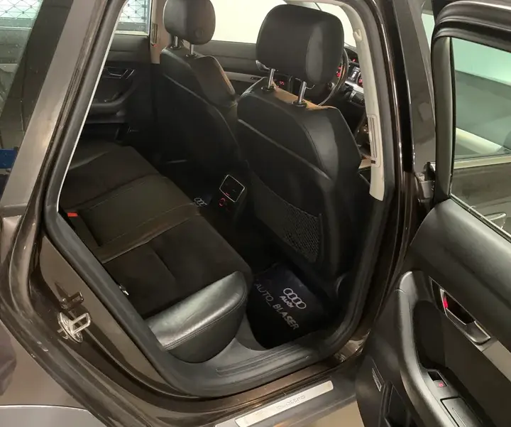 Audi A6 Allroad 2010 photo 3