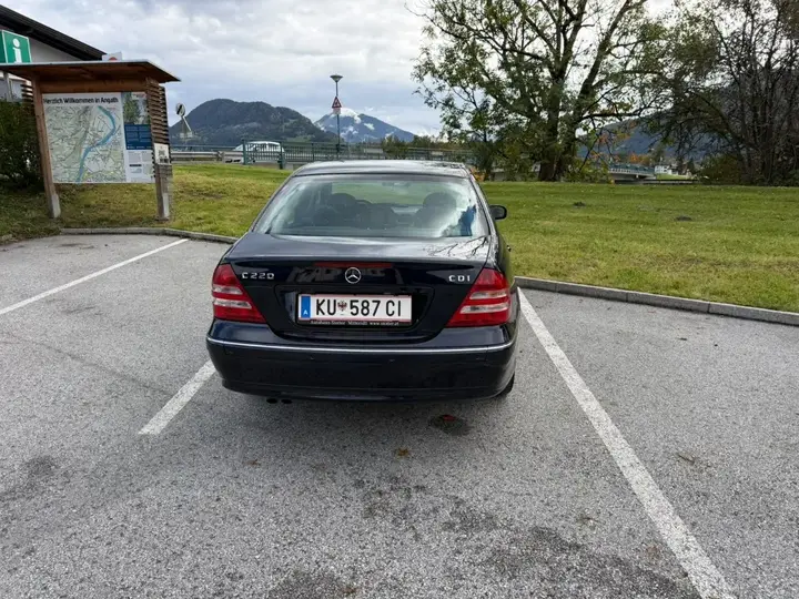 Mercedes-Benz C-Class 2005 photo 3