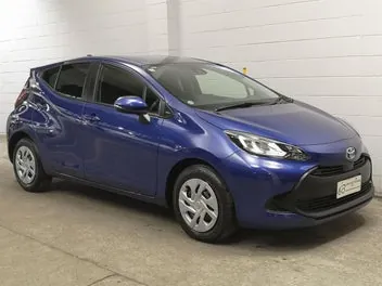 Toyota Aqua 2023 photo 2