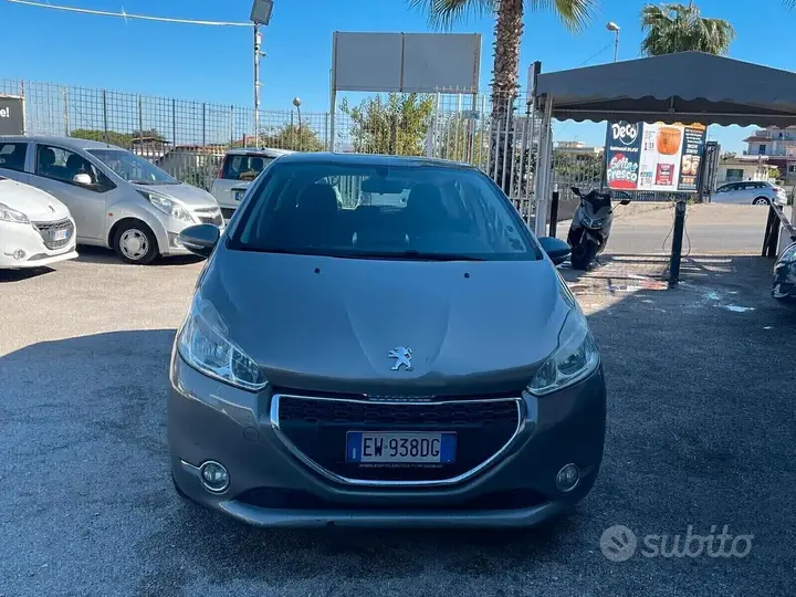 Peugeot 208 2014 photo 2
