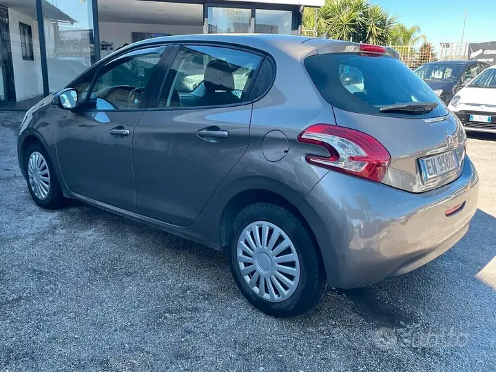 Peugeot 208 2014 photo 4