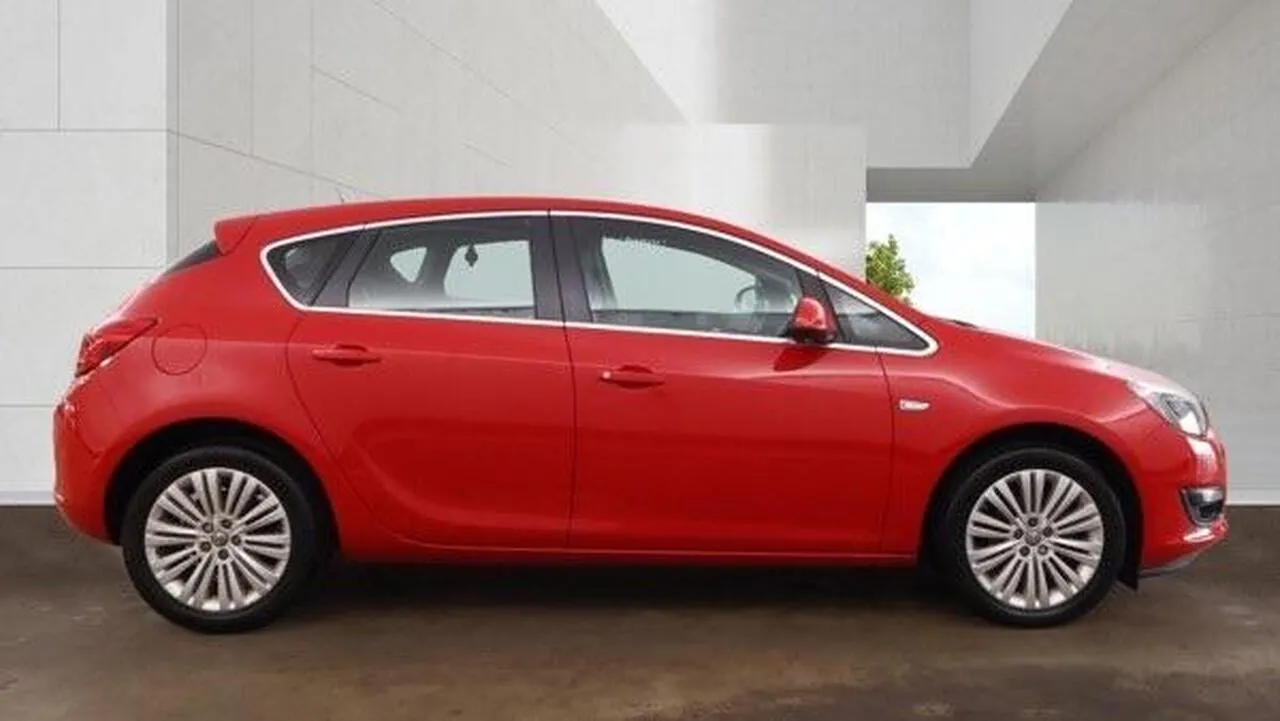 Vauxhall Astra 2015 photo 5