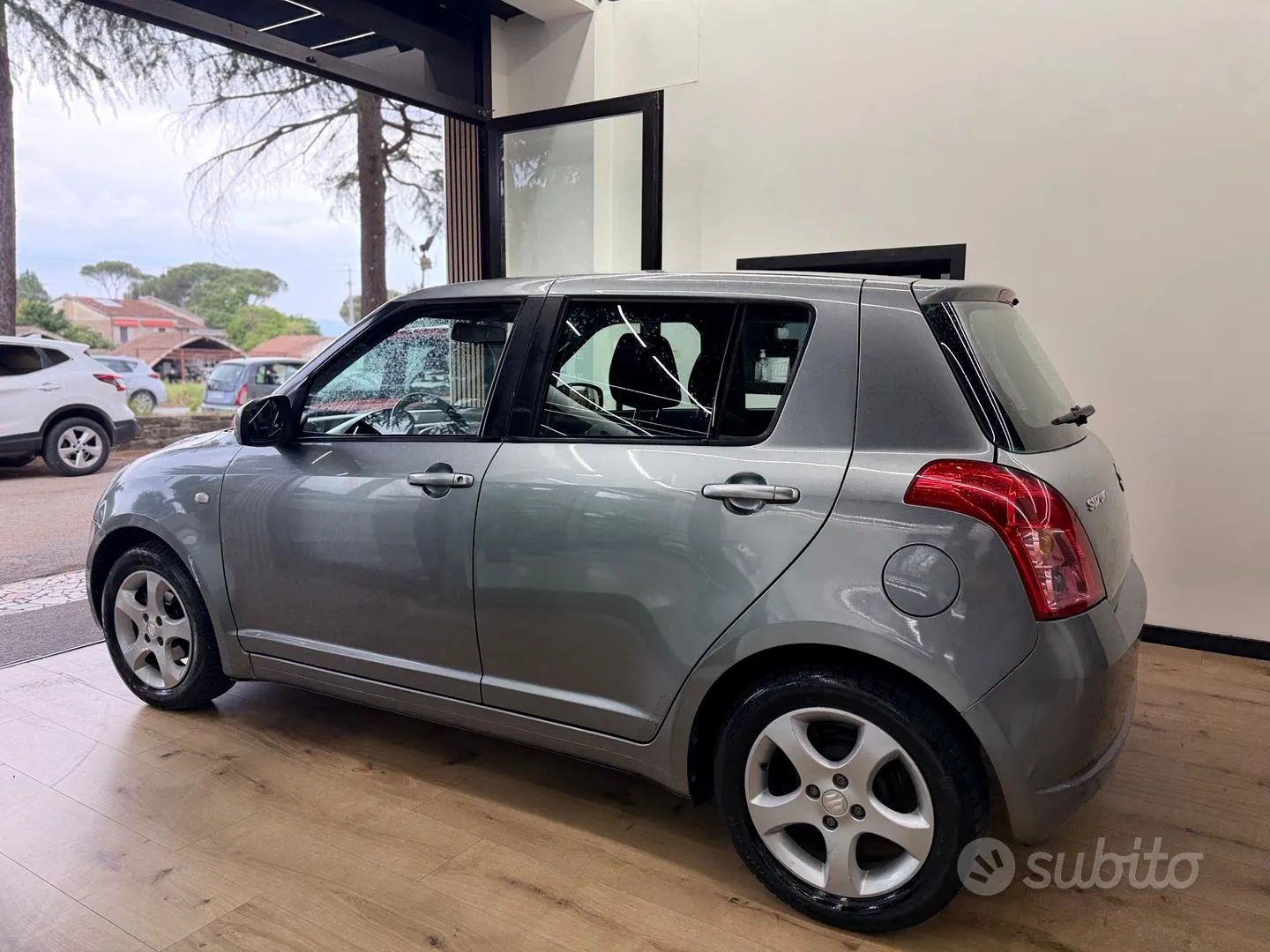 Suzuki Swift 2005 photo 3