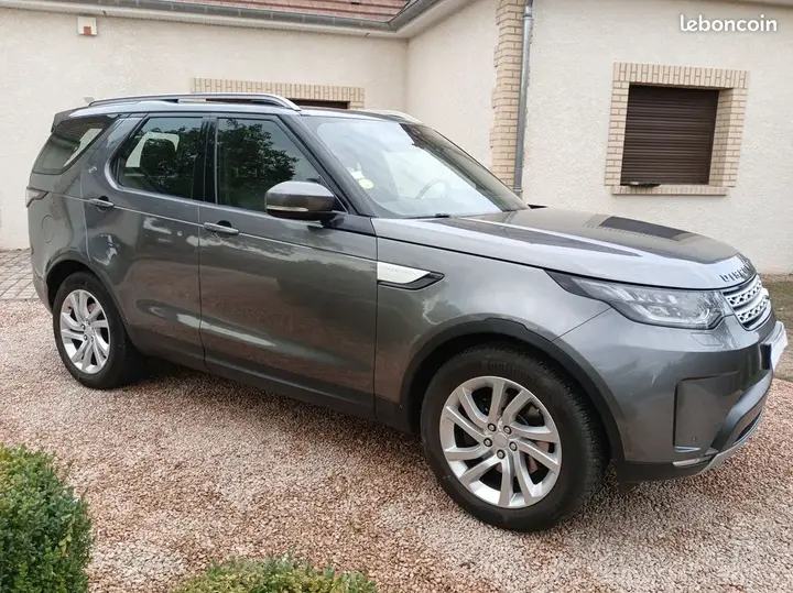Land Rover Discovery 2017 photo 2