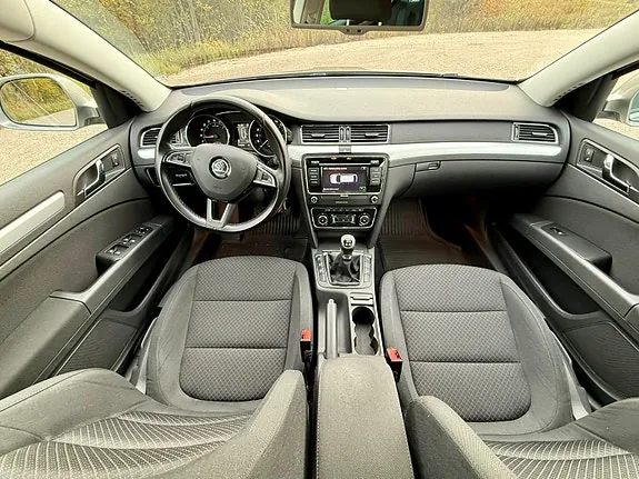 Skoda Superb 2015 photo 5