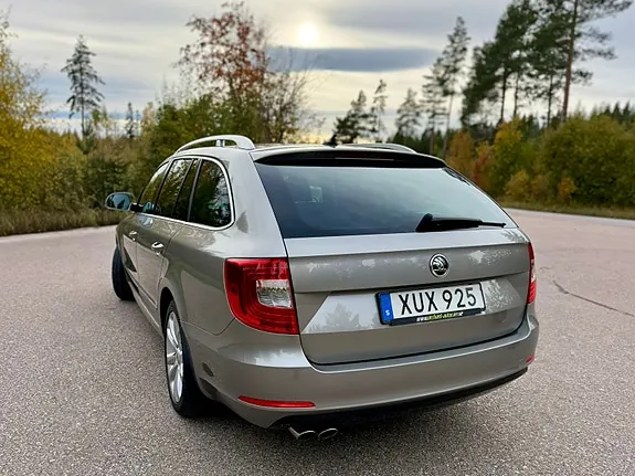 Skoda Superb 2015 photo 3