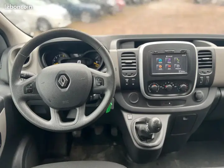 Renault Trafic 2015 photo 5