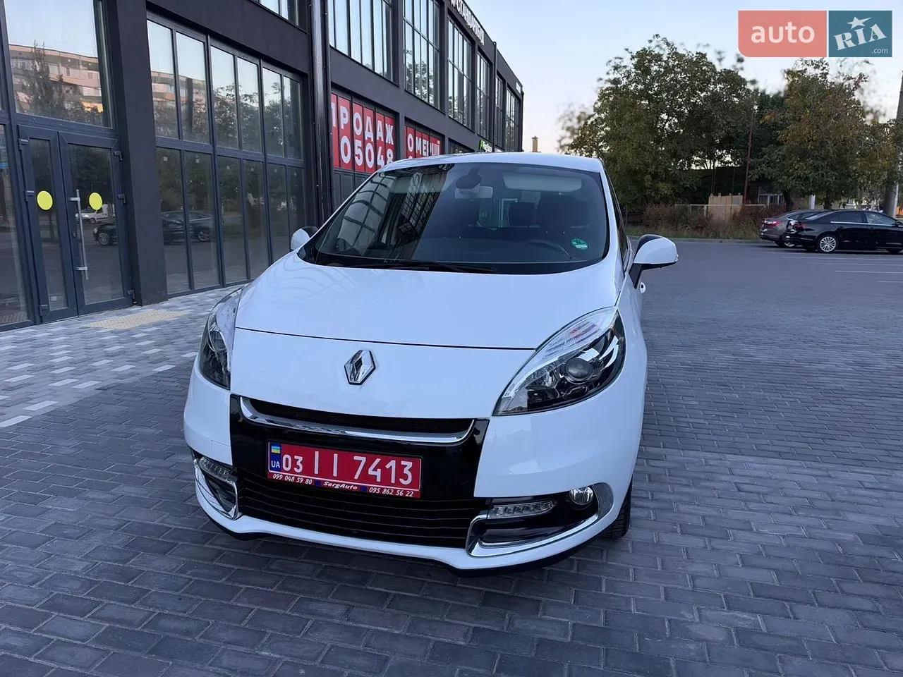 Renault Scenic 2013 photo 4