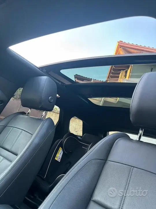 Land Rover Range Rover Evoque 2022 photo 4